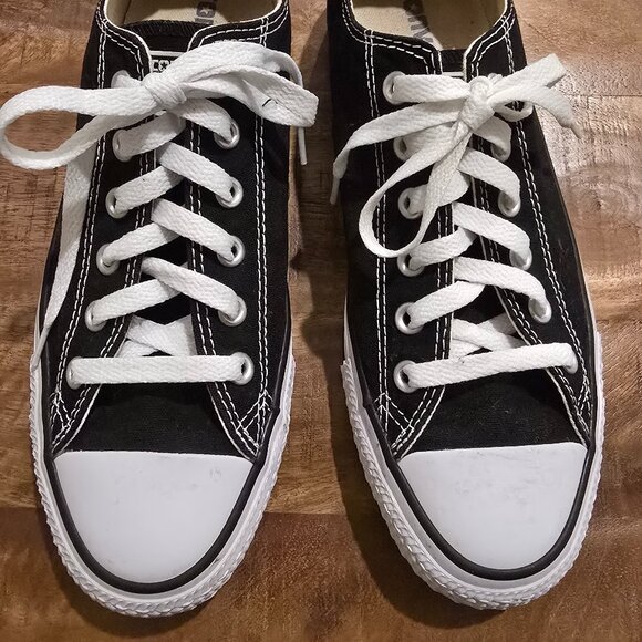Simple. Classic. Chucks.  Converse Chuck Taylor All Star Low Top – Black Canvas - Picture 1 of 15
